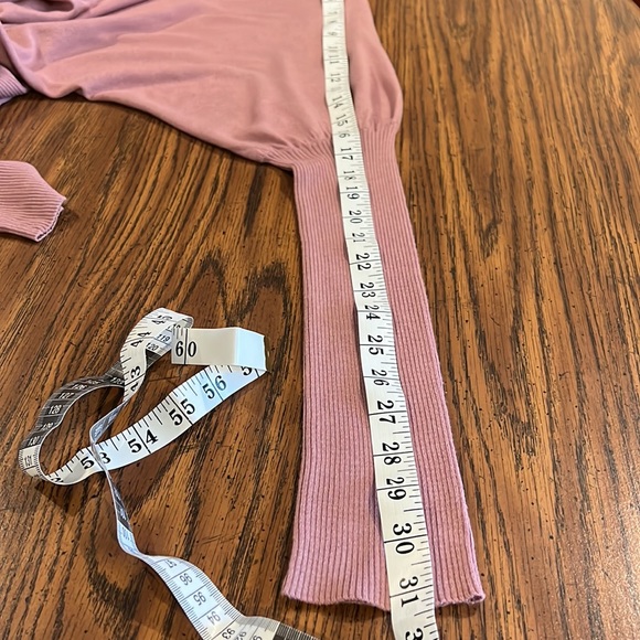 Fairly Long Sleeve Dolman V - Neck Size: 4 - Picture 8 of 9